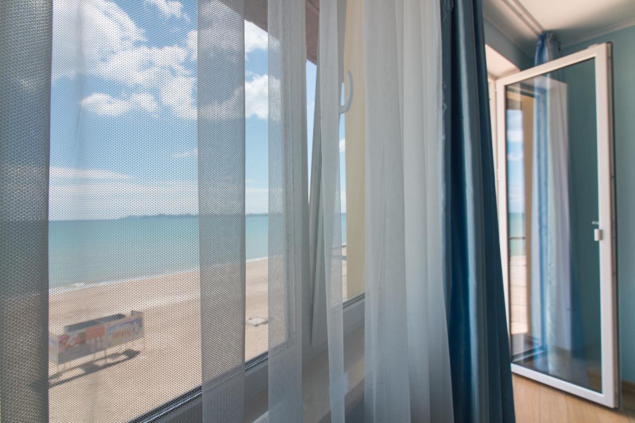 Hotel Tsvetok Odessa Exterior photo